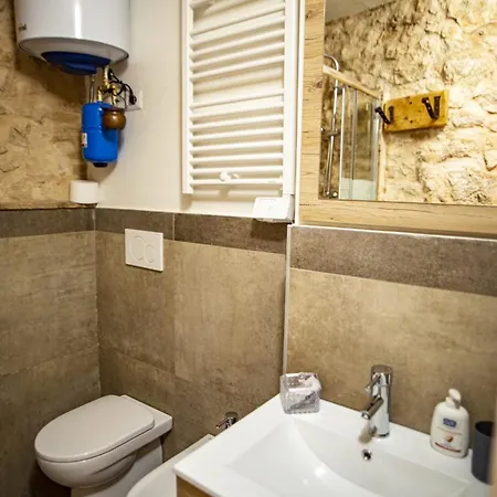 Lo Scrigno Di Alice * トレビ